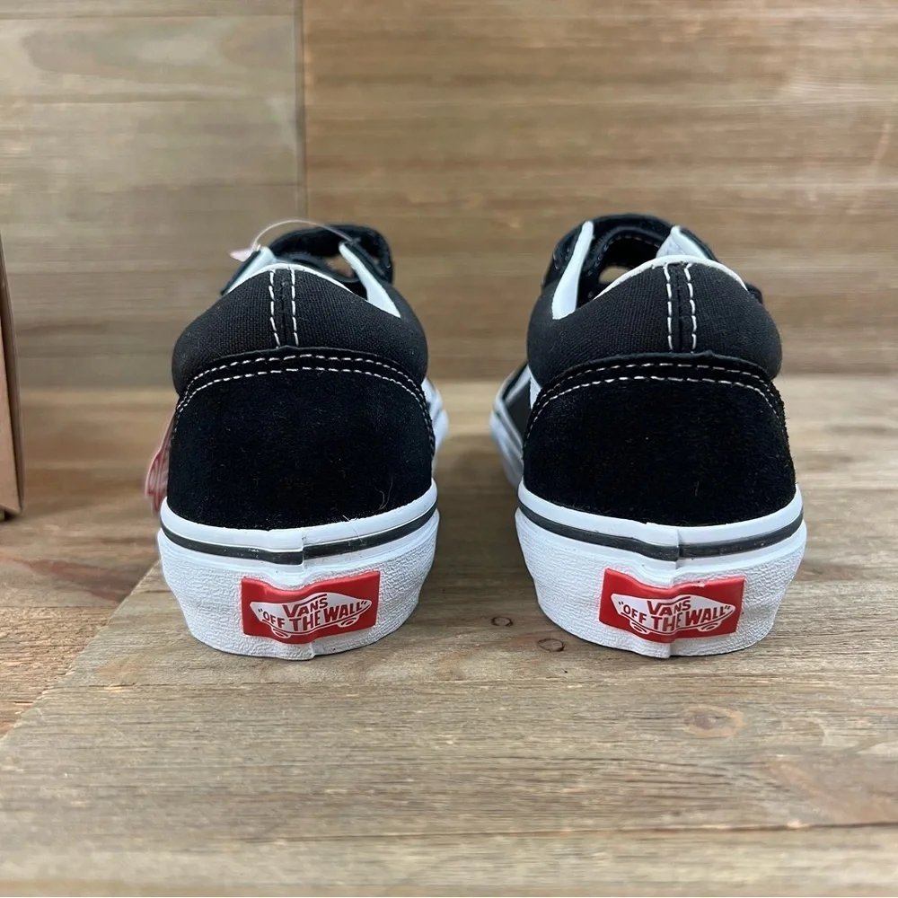 NWT Vans Old Skool V Sneakers